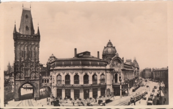 Representationshaus + Pulverturm 1943 95 020 ●